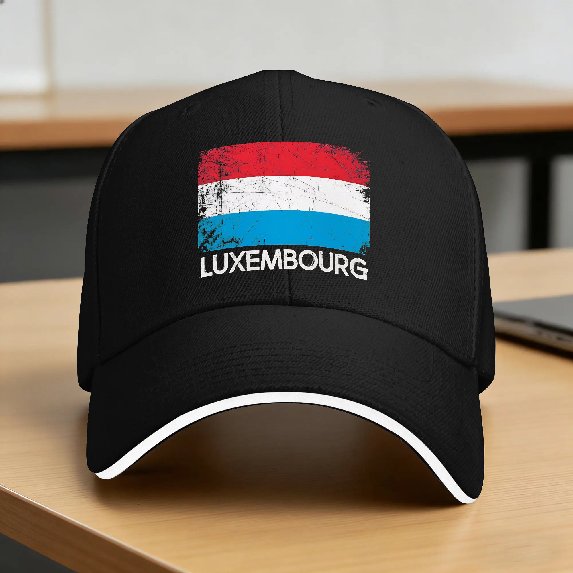 Outdoor Sport Luxembourg - Cappellino da Baseball con Bandiera e